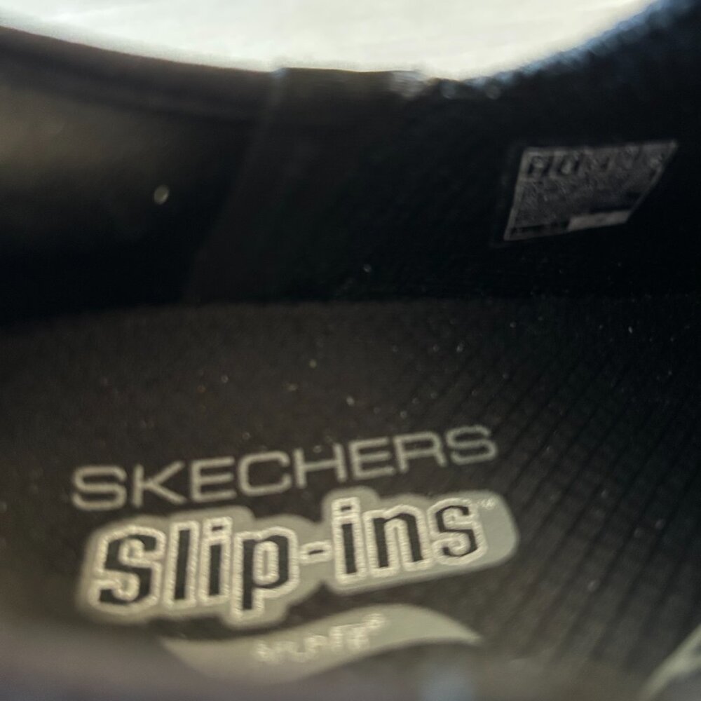 Sketchers Black Size 7 Slip On Shoes - Picture 3 of 3